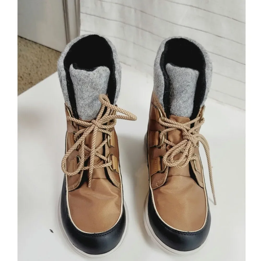 Sorel Explorer Carnival Waterproof Snow Boot in Elk/Dark Stone, sz 9